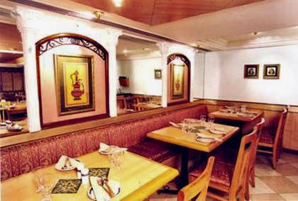 Gulati Restaurant, Pandara Rd, New Delhi