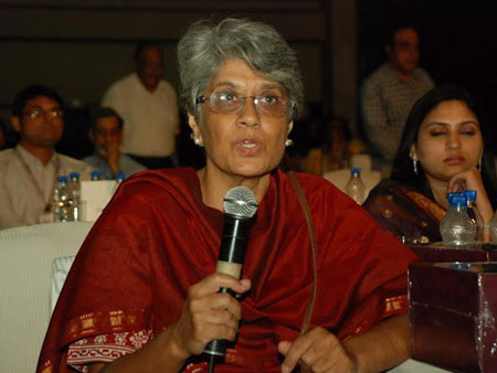 Ar. Meena Mani participating in the Question & Session of the Discussion